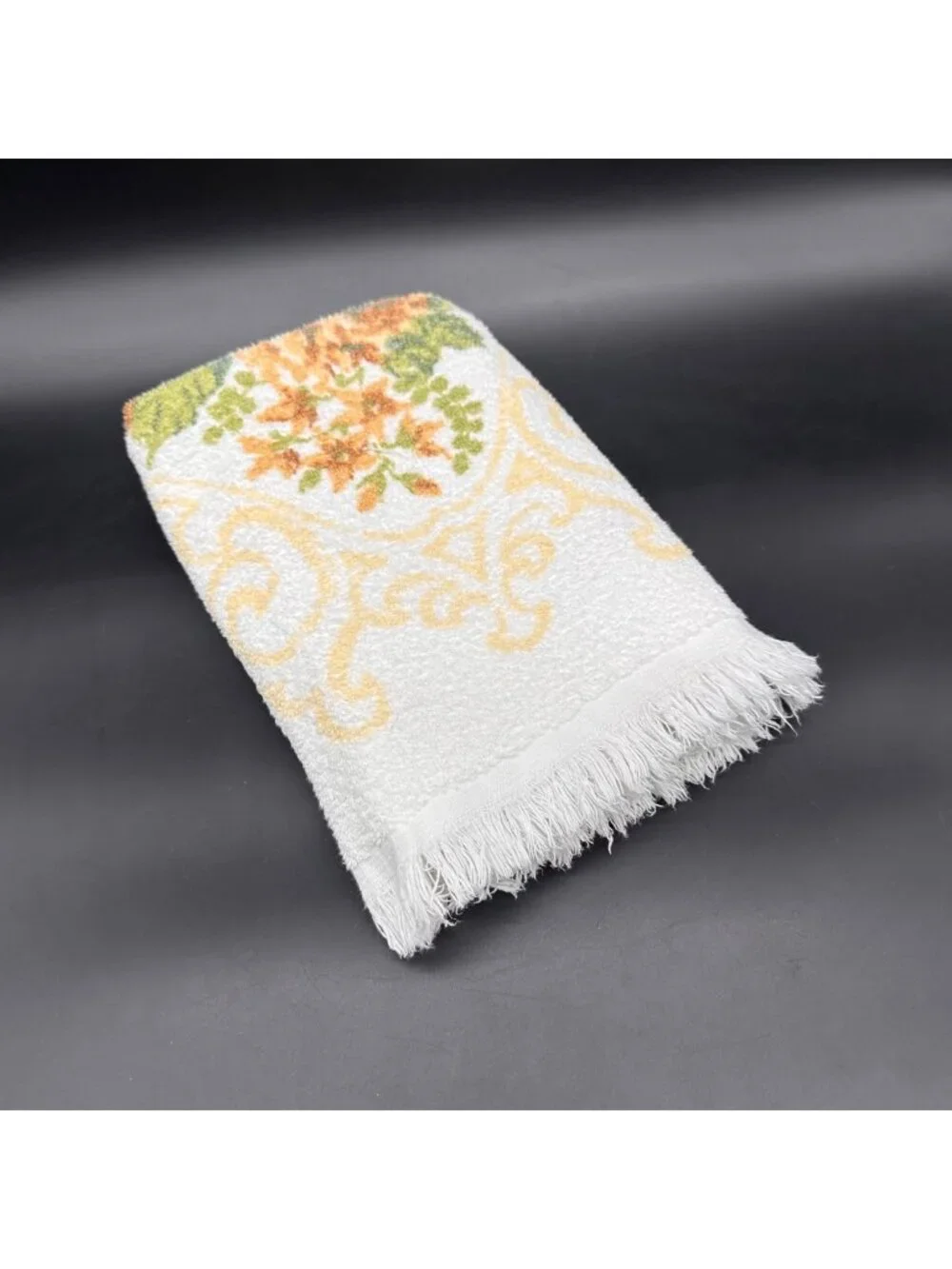 Vintage Floral Bath Towel 1970s Retro Fringe Cotton Rose Flowers Cannon USA